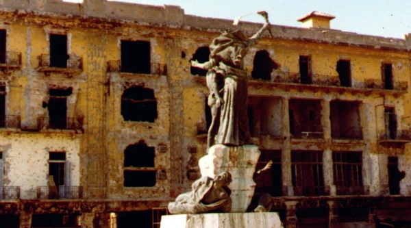 Martyrs_Square_1982