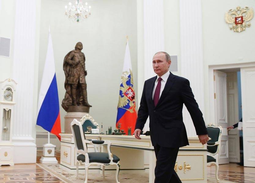 putin-Russian-President-Vladimir-putin-walks-before-a-meeting